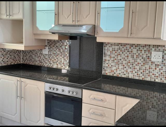 3 BEDROOM HOUSE FOR SALE IN BLUFF